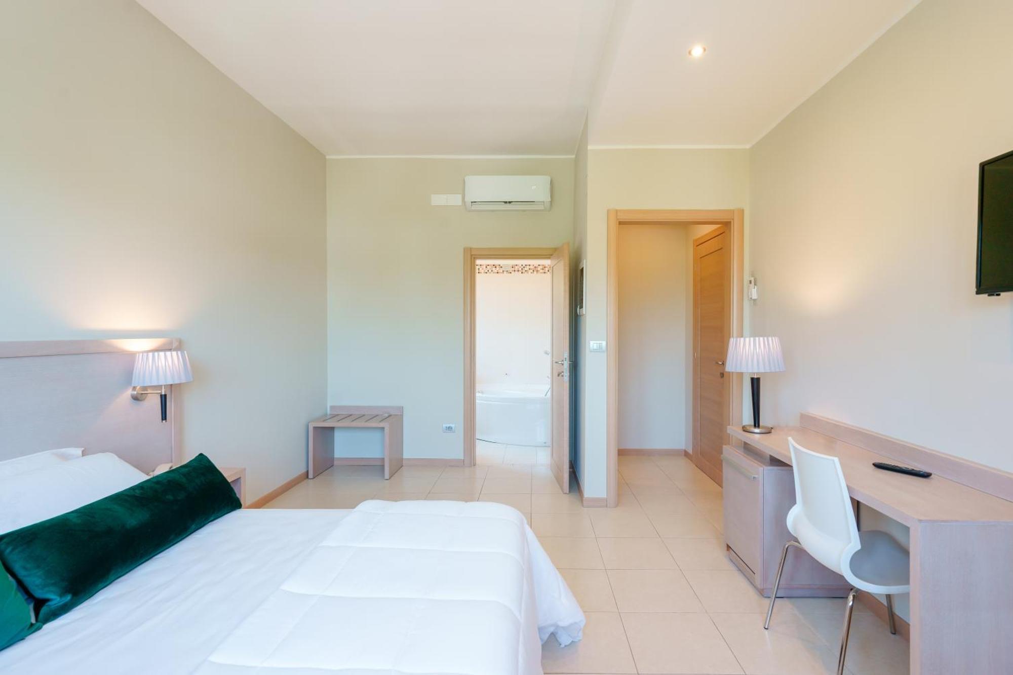 Dimora Lucia Hotel Martina Franca Exterior photo